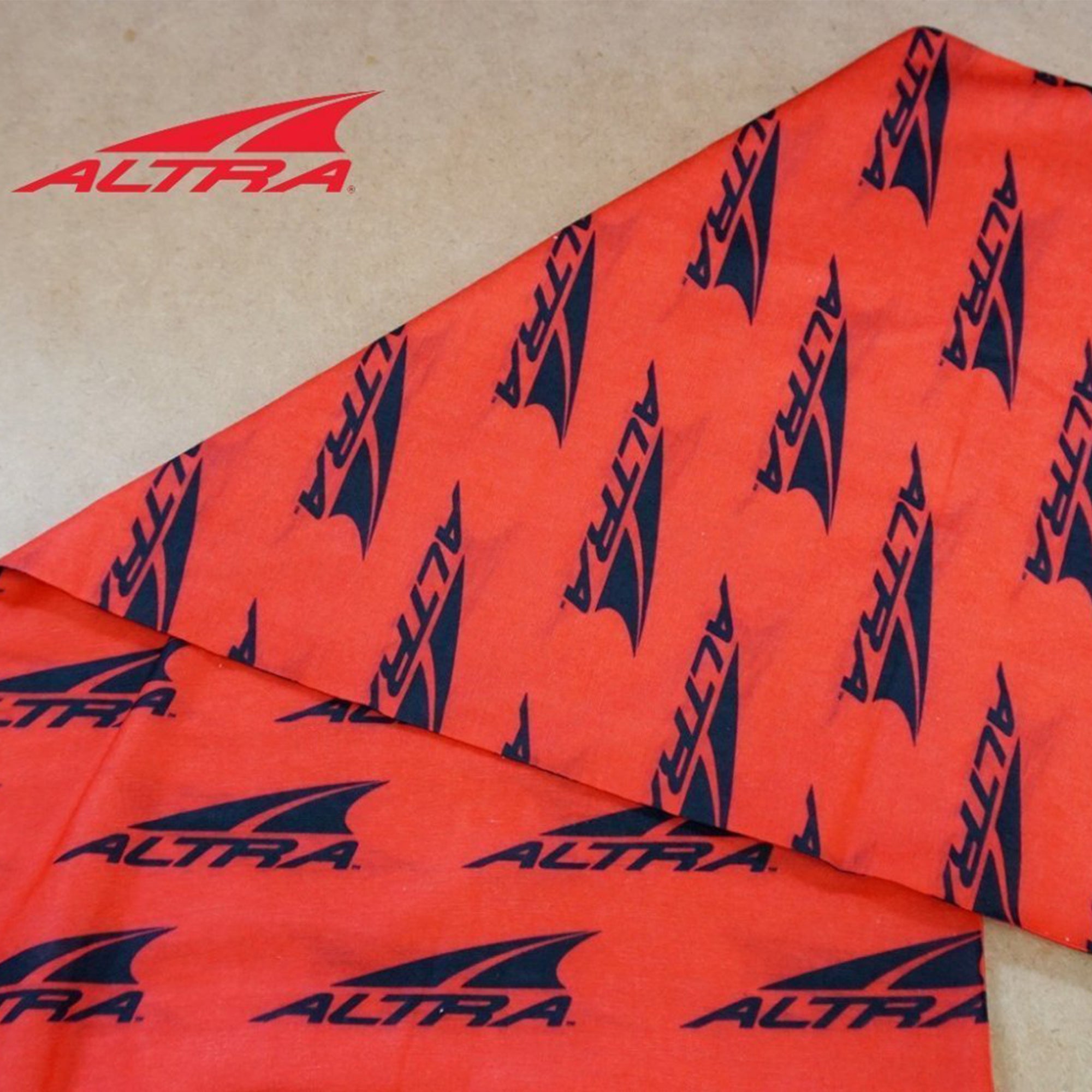 Altra原始脖子Gator Fandana（Altra Fandana）